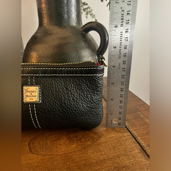 Dooney & Bourke Wristlet/Pouchette - Picture 10 of 11
